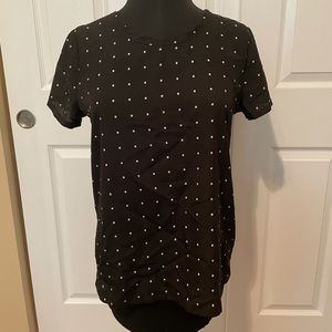 💐 3/ $15 Black Top with white square dots